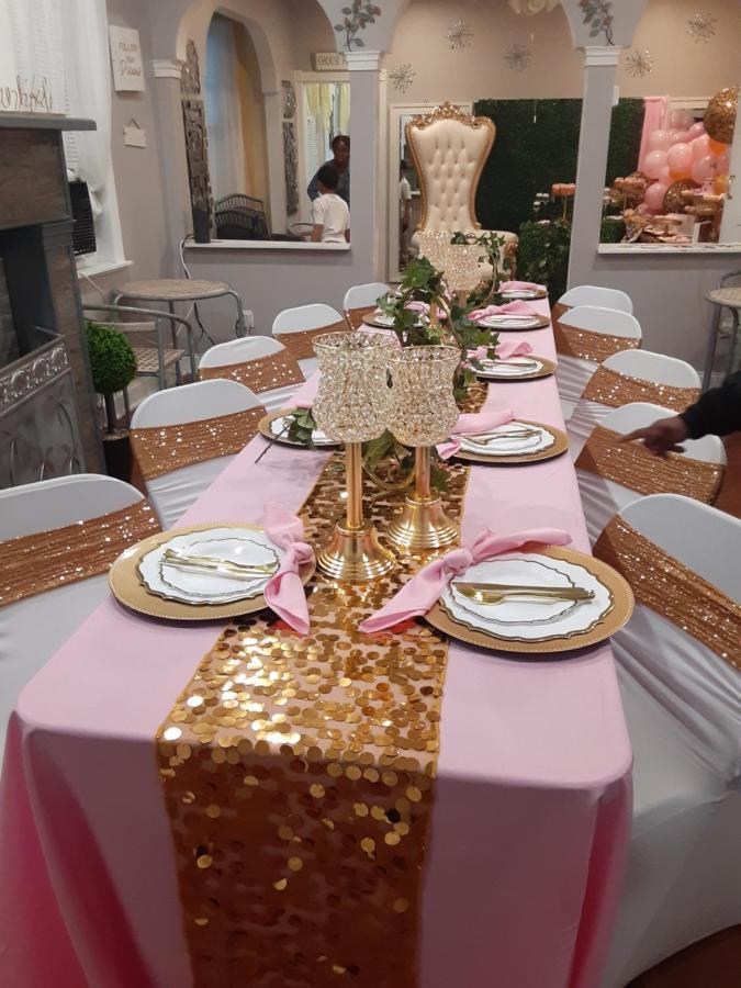 Delightful Empowerment Palace Filadelfia Esterno foto
